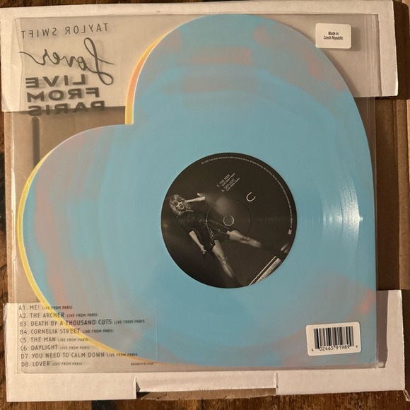 Taylor Swift Lover Live From Paris Heart Shaped Vinyl 2025 LIMITED - Picture 4 of 5